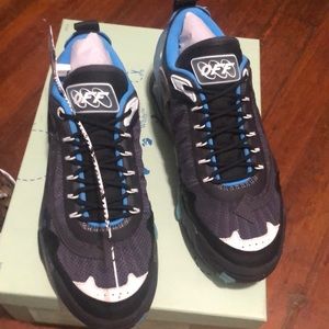 Off white ODSY 2000-blue/black (brand new deadstock)
